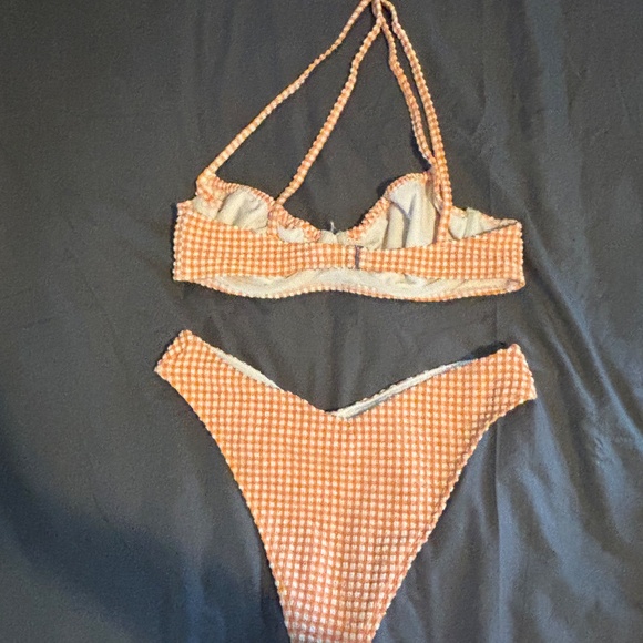 Bikini - Picture 2 of 5